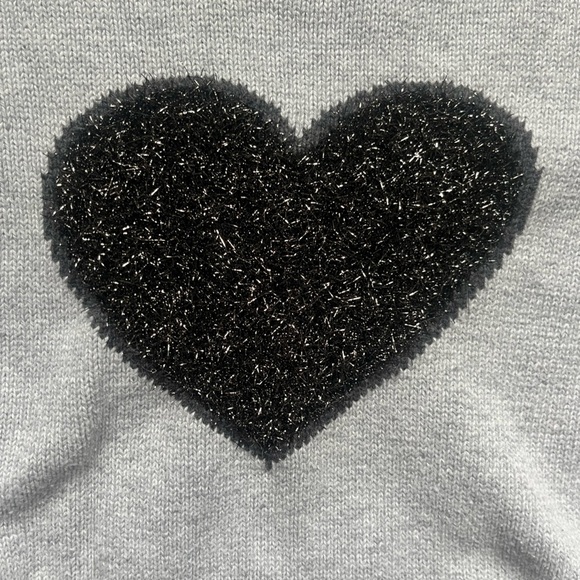 Gap Gray Cotton Long Sleeve Black Heart Lightweight Transitional Sweater Size S - Picture 3 of 7